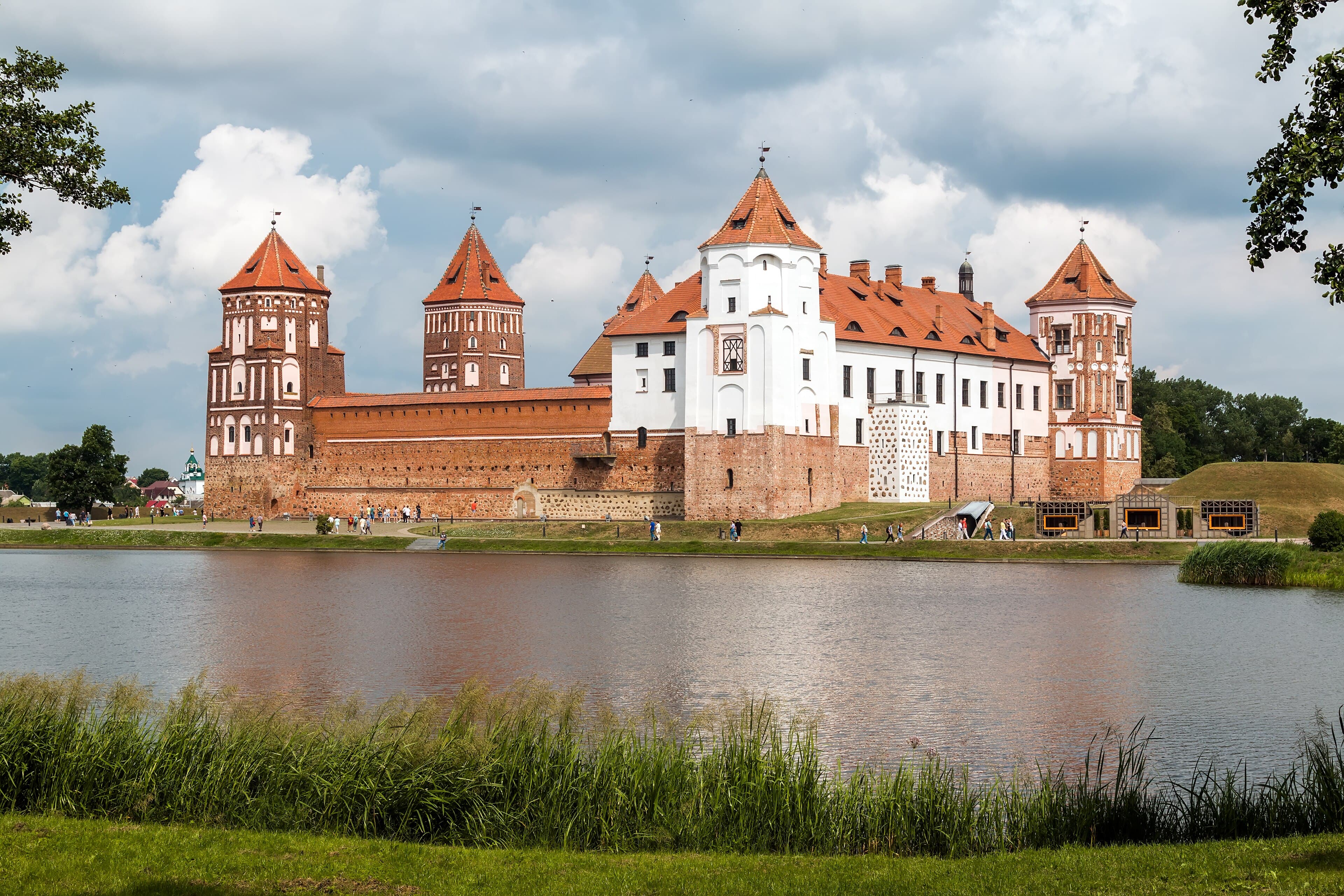 Mir Castle reflected in its lake