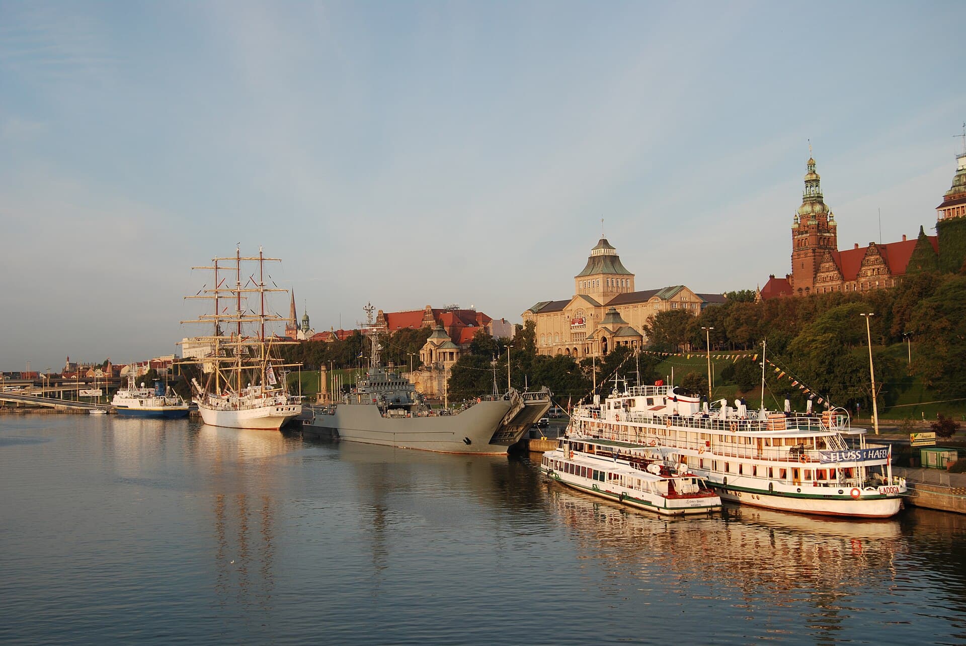 Wały Chrobrego river terraces and the Oder promenade in Szczecin