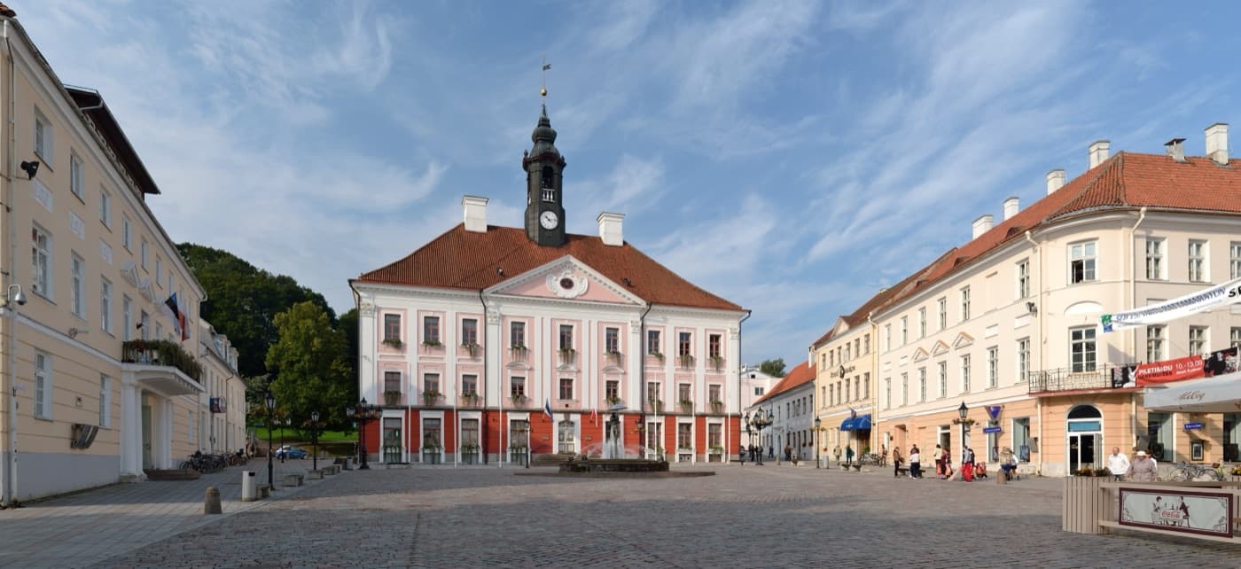 Tartu Town Hall Square with the neoclassical Town Hall and Kissing Students fountain