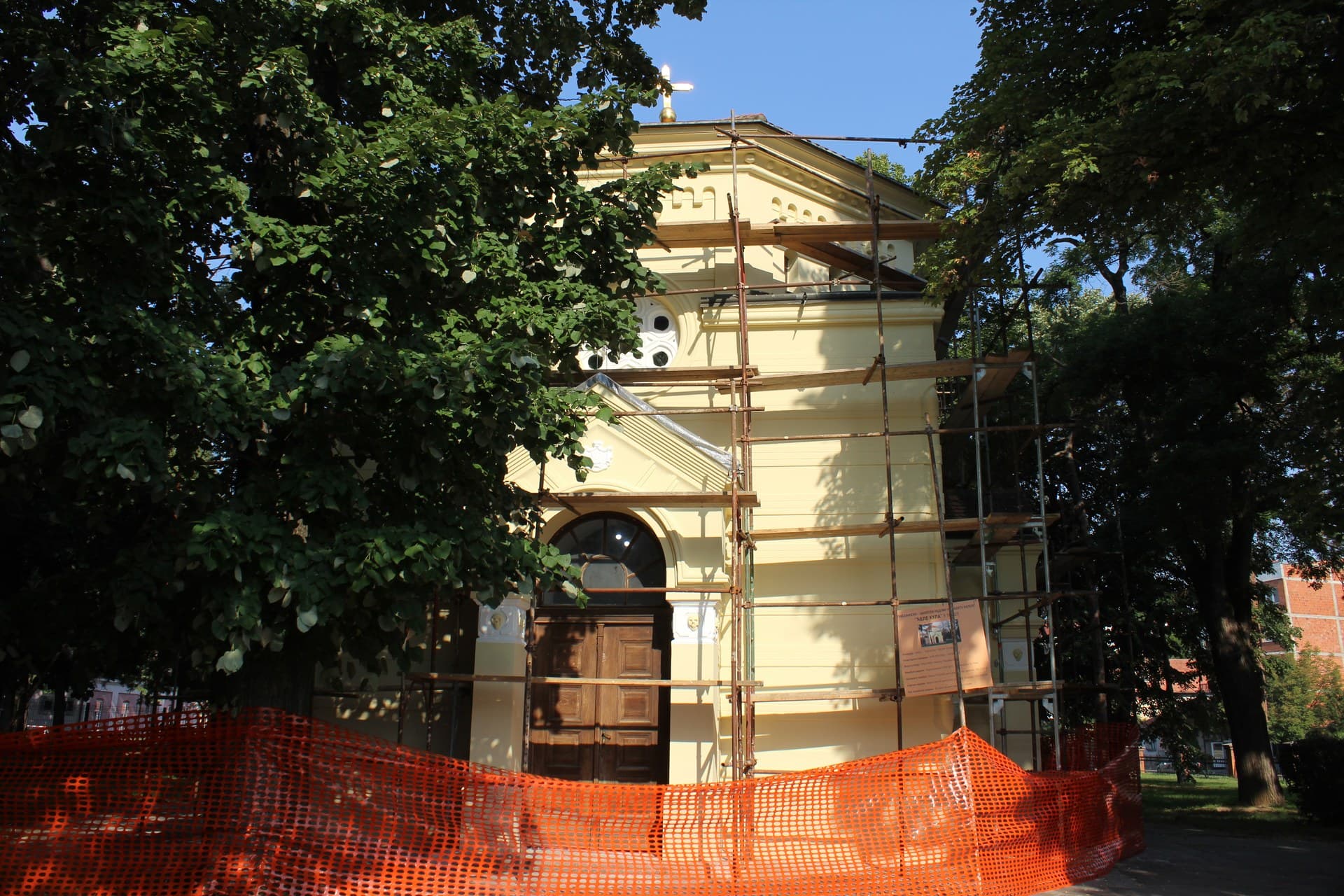 The stone Skull Tower of Niš enclosed within its white memorial chapel